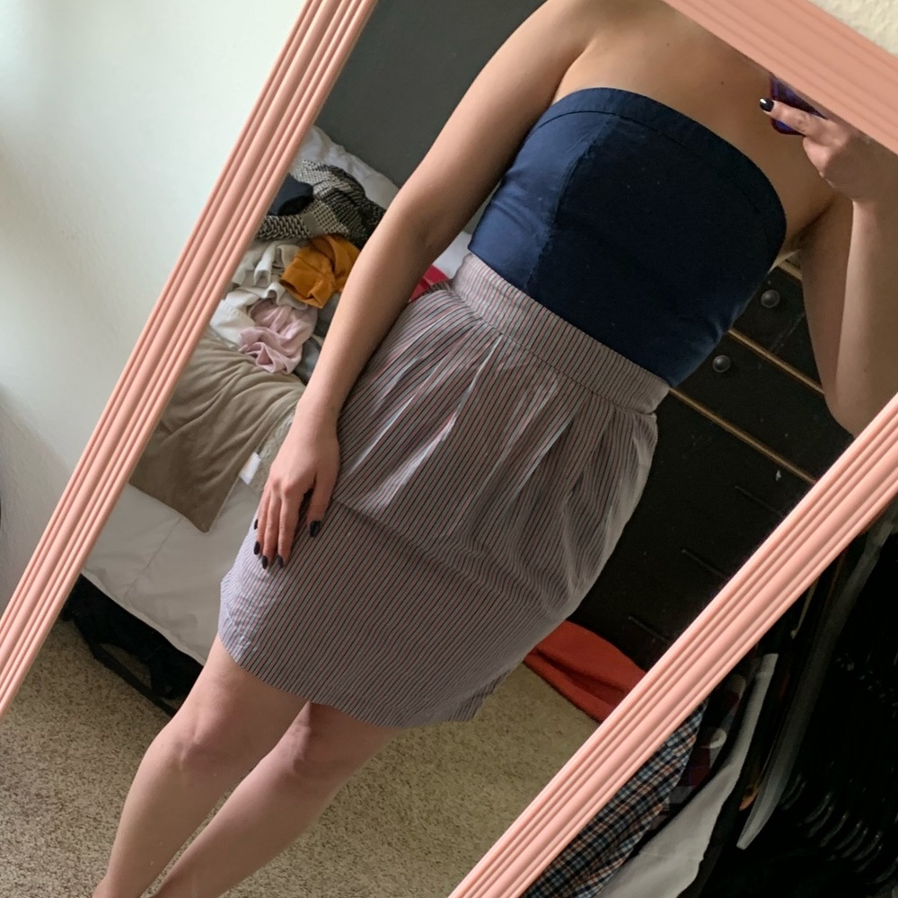 Very cute strapless dress